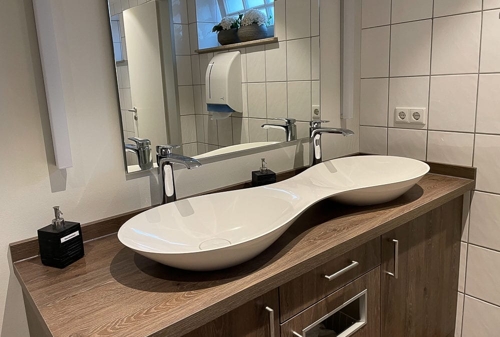 Umkleiden und Duschen